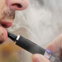 Se acabó el recreo: Chile aprueba ley que regula los vapers