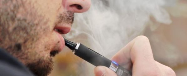Casos de intoxicación por vapers se disparan un 400% en Chile