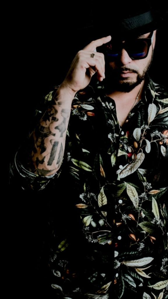 ¿Lo conoces? Carlitos 6 m lo entrega todo en YouTube