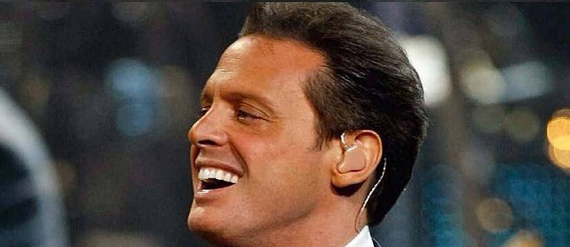 Luis Miguel en Aprietos de Salud durante su Gira en Chile: Trasladado de Emergencia a una Clínica