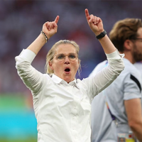 ¡Histórico logro en el fútbol femenino! Sarina Wiegman lleva a dos selecciones a la final de la Copa Mundial