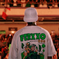 En el mercho, escuchando Ferxxo... Se viene "Mor, No Le Temas a La Oscuridad" de Feid