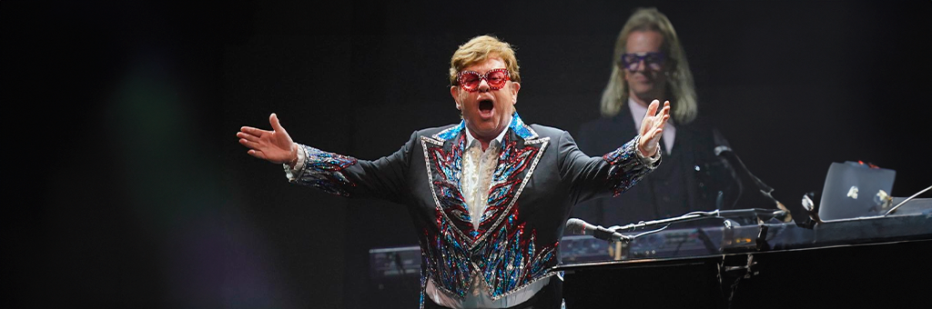 ¡Dale Rocketman! Elton John fue hospitalizado tras sufrir caída