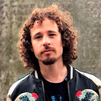 Luisito Comunica Recibe Golpe Impactante en la Calle tras Desacuerdo con Vendedor