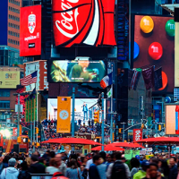 ¿Cuánto cuesta aparecer en las pantallas de Times Square y cómo se puede hacer?