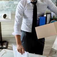 Trabajador Abandona Grupo de WhatsApp y Pierde su Trabajo