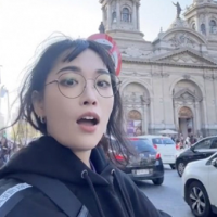 Influencer Coreana Impactada por Santiago: "Pensé que era EEUU"