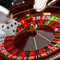 Descubren casino clandestino con sala de magia negra en Estación Central