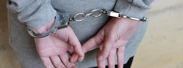 Sentenciada a Cárcel por tocar el Brazo de un Guardia de Seguridad en el Aeropuerto