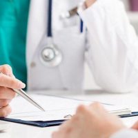¡Falso Doctor en TikTok! Influencer Arrestado por Engañar a 300 Mil personas