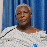 ¡Milagro en Uganda! Mujer de 70 años da a luz a gemelos
