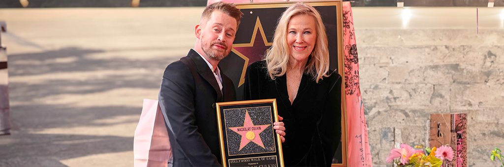¡Emotivo reencuentro familiar! Catherine O’Hara se une a la celebración de Macaulay Culkin por “Mi Pobre Angelito”.