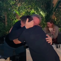 ¡Emotivo reencuentro! Bryan Cranston y Frankie Muniz se reúnen tras años de "Malcolm in the Middle"