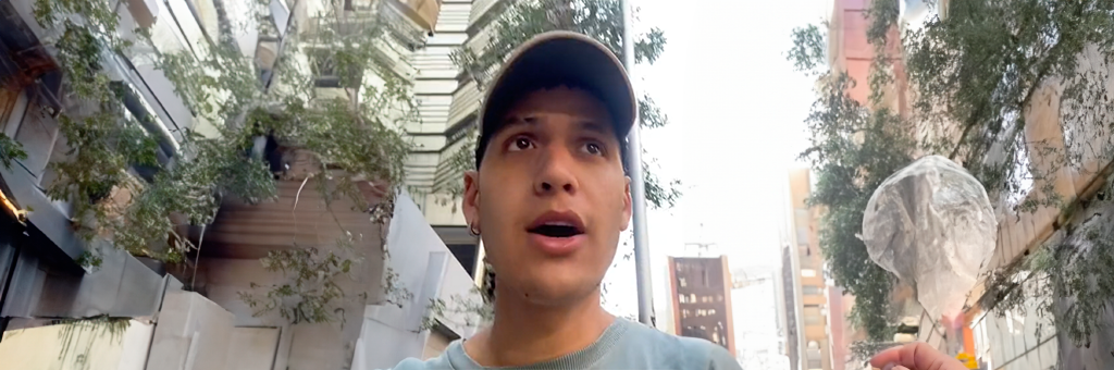 Tiktoker colombiano critica la ausencia de espíritu navideño en Chile: “Cero Navidad en las calles de Santiago