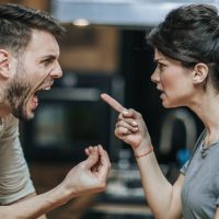 Buscando resolver: Con esta palabra evitarías las discusiones con tu pareja