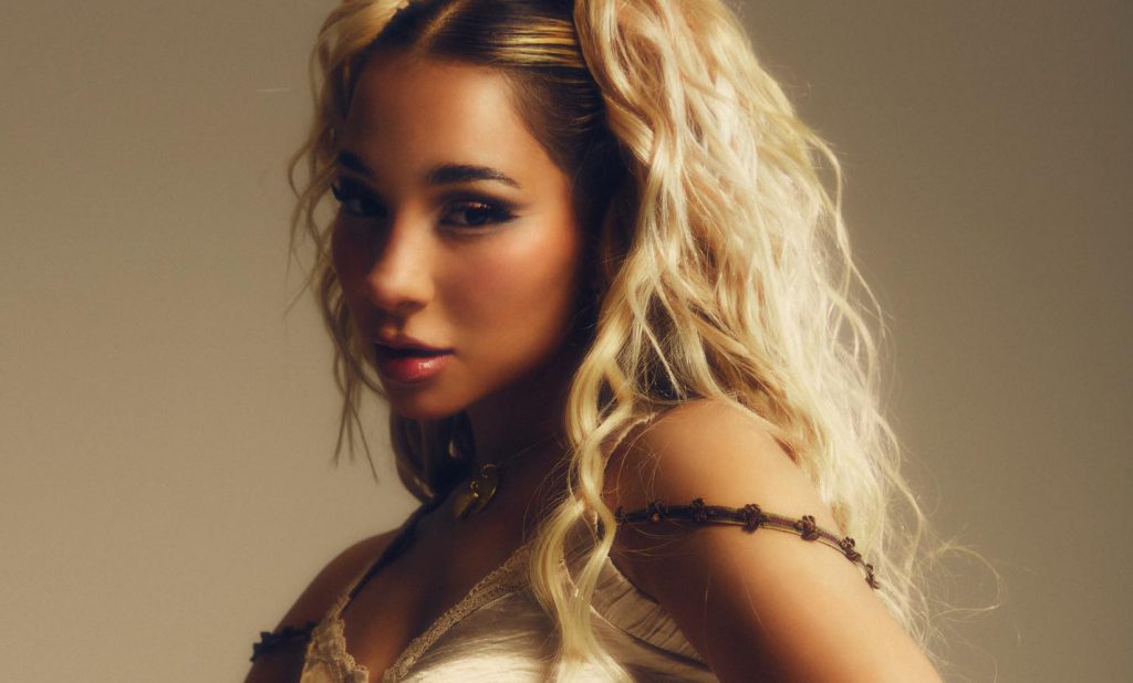 Salió conversa con Princesa Alba en la más prendida