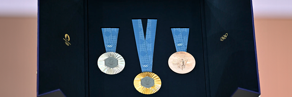 Juegos Olímpicos Paris 2024: Las nuevas medallas tendrán fragmento de la Torre Eiffel original