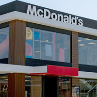 ¡Y le dicen Mcflurry! Mujer da a luz en un estacionamiento de McDonald’s