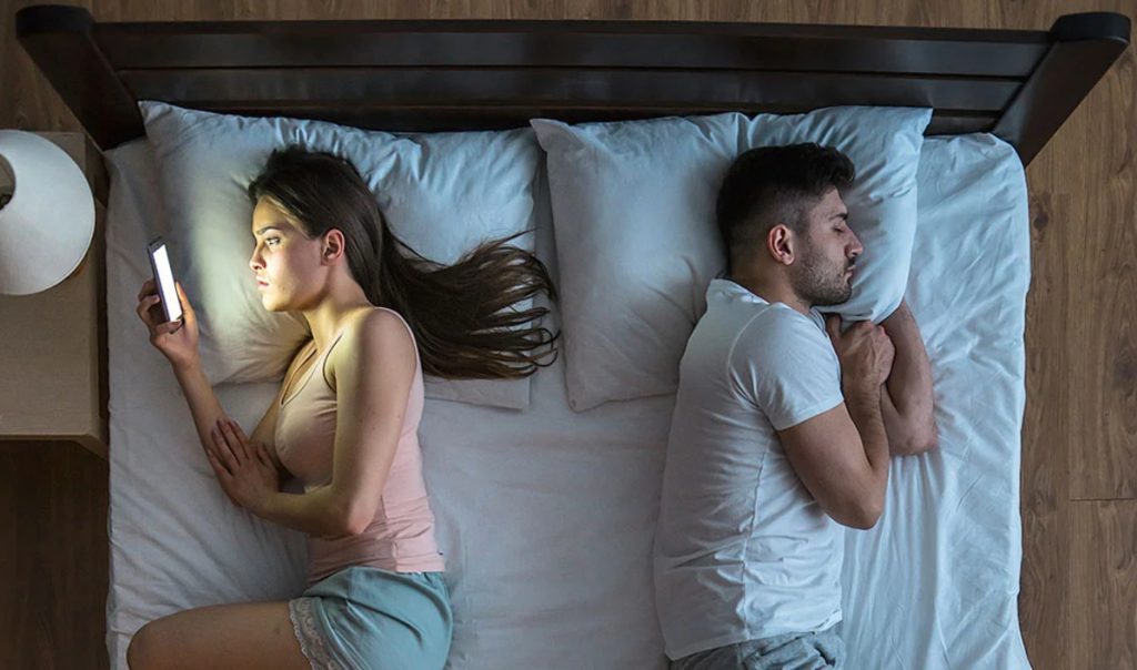 A comprarse dos camitas: “Sleep Divorce” ya es tendencia en las parejas