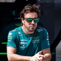 Lo bueno repite: Fernando Alonso se va a quedar en Aston Martin