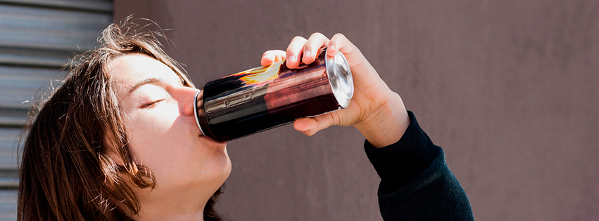 Quieren prohibir la venta de bebidas energéticas a menores de edad