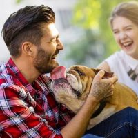 Dato que no pediste: Tener mascotas con tu pareja fortalece la relación
