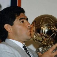 Ni mi ex se atrevió a tanto: Balón de Oro de Maradona reaparece tras décadas desaparecido