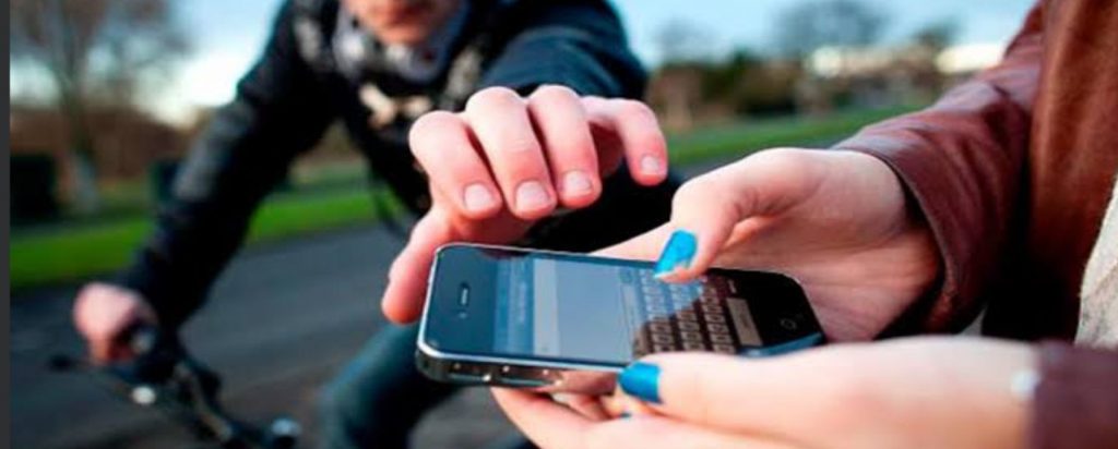 Ladrón Revela Caso de Violencia Doméstica Tras Robar un Celular