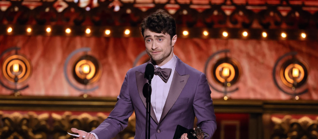 Daniel Radcliffe recibe Su Primer Galardón como Mejor Actor de Reparto