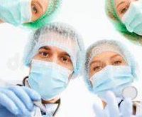 ¡Le dejaron una gasa en el abdomen! Paciente recibe indemnización de clínica por generarle un tumor