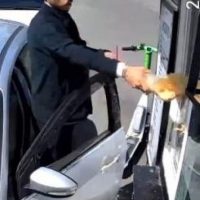 Cliente Furioso Arroja Café y Barista Responde a Martillazos: Caos en Cafetería de Seattle