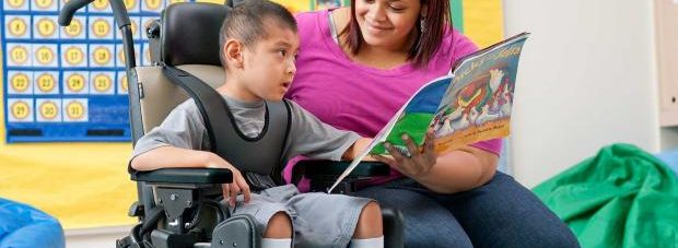 ¡Los donó a la Teletón! Terapeuta chileno crea dispositivo para ayudar a pacientes con parálisis cerebral