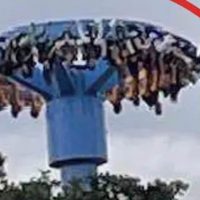 ¡Estuvieron colgados más de 30 minutos! veintiocho personas quedaron atrapadas boca abajo en juego mecánico