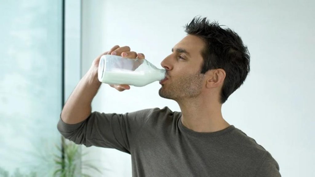 ¿Te gusta la leche? Estudio dice que la leche hidrata más que el agua