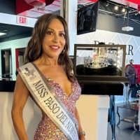 Mujer de 71 Años Rompe Barreras en el Miss Universo