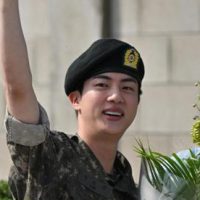 Jin de BTS Regresa a la Vida de Idol tras Completar su Servicio Militar