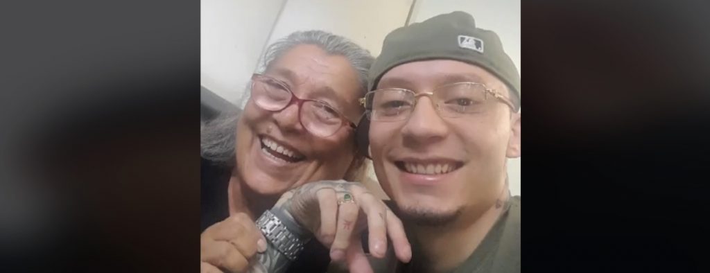 Amigos de Galee Galee Cumplen su Sueño y Regalan Casa a su Madre en Emotivo Evento