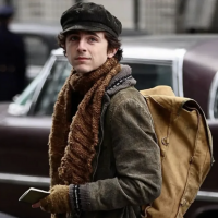 Tienen la misma chasca: Timothée Chalamet será Bob Dylan en película biográfica
