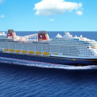 Vacaciones para olvidar: Familia pierde crucero, enfrenta multa millonaria y se enferma