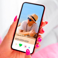 ¿Me quieren ver solo pa siempre? ... ¡Los rusos están desarrollando una app de citas anti personas endeudadas!