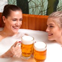 ¿Te Bañarías en Cerveza? La Nueva Tendencia de Bienestar