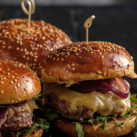  Estudio Revela que la Hamburguesa es la Reina de la Comida Rápida en Chile