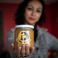 El que la sigue la consigue: Creadora de "Miel Gibson" gana batalla legal por nombre de la marca
