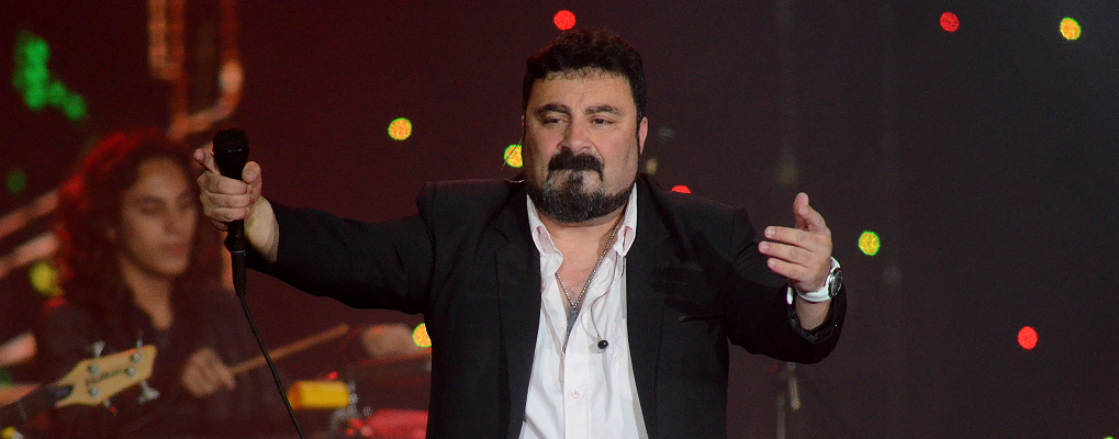 Amar Azul Busca Nacionalidad Chilena: La Banda de Cumbia Se Conquista a Sí Misma en Chile