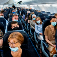 La media volá... Aerolínea permitirá que las mujeres decidan si quieren ir sentadas junto a un man