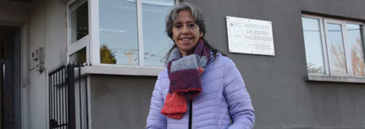 Mujer de 68 Años Descubre que Fue Adoptada y Busca a su Familia Biológica en Punta Arenas