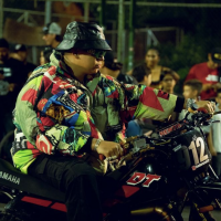 Lo que estabas pidiendo está en "Barrio Colombia 2", el EP de J Álvarez