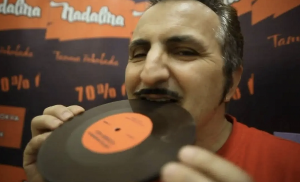 Se me antojó una canción: Crearon disco vinilo de chocolate que funciona en el tocadiscos