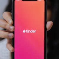 Adulto mayor de La Serena Pierde 52 Millones en Engaño Amoroso de Tinder
