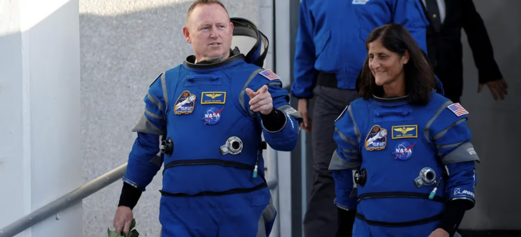 Mochileros espaciales: Astronautas están varados indefinidamente en el espacio